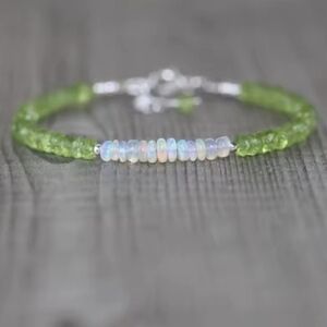 💚💚NEW💚💚 PRETTY!! Faceted Peridot And Ehiopian Opal Bracelet